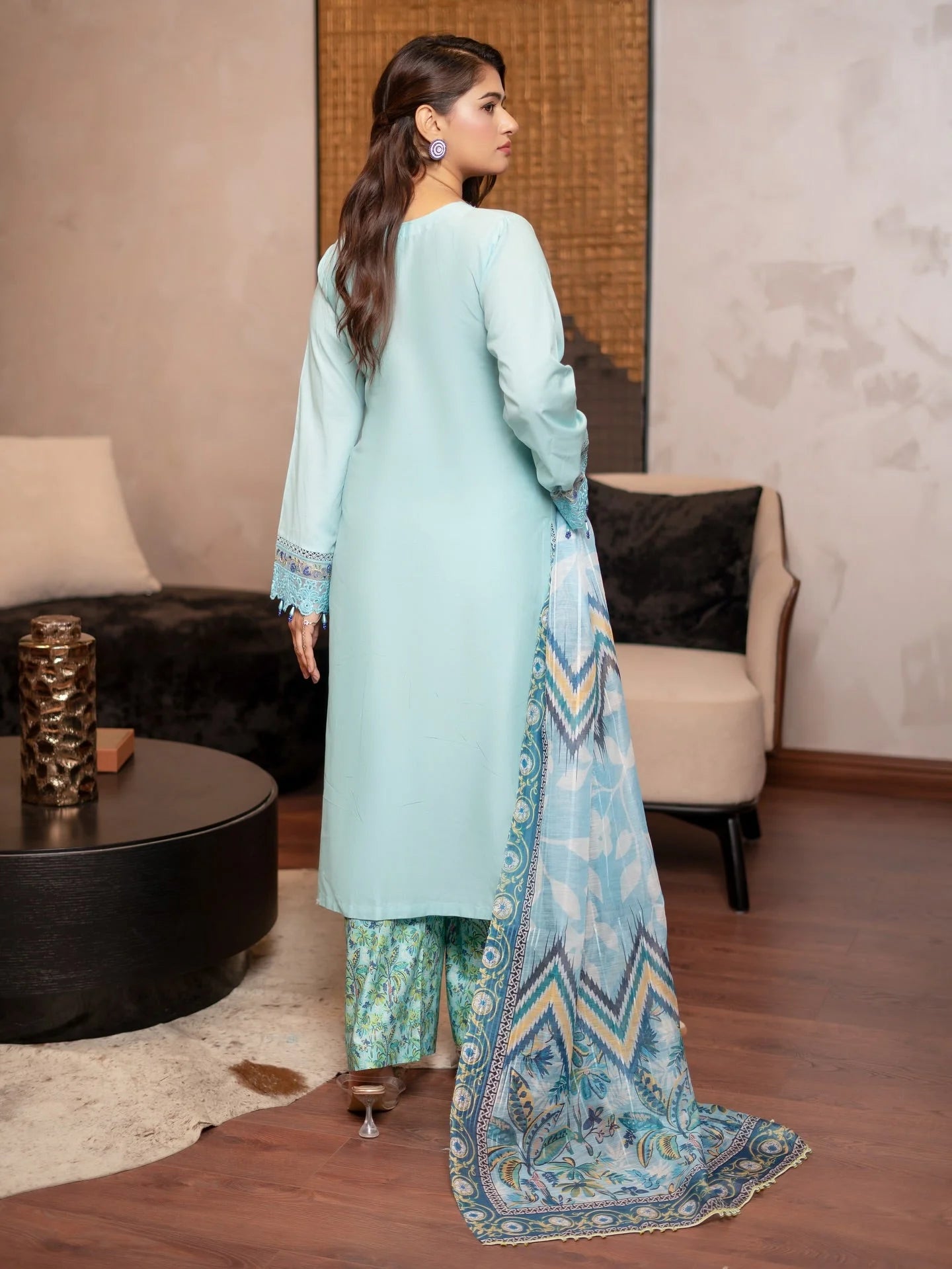 Munira Embroidered Lawn 3 Piece Suit FAR0010