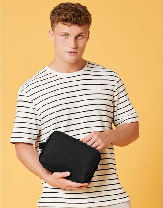 Recycled Essentials Wash Bag FAR0131