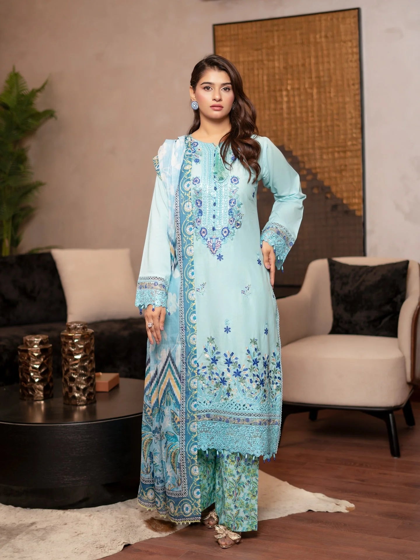 Munira Embroidered Lawn 3 Piece Suit FAR0010