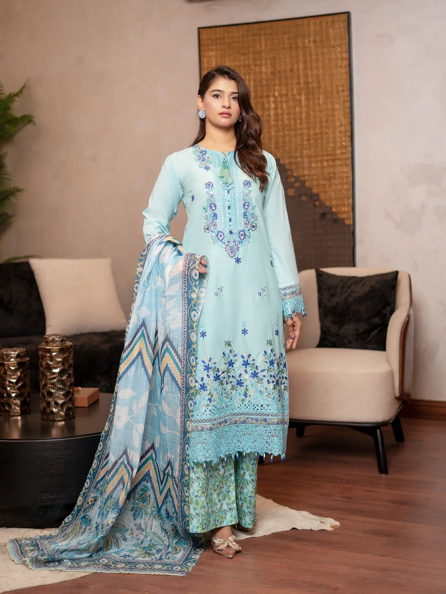 Munira Embroidered Lawn 3 Piece Suit FAR0010