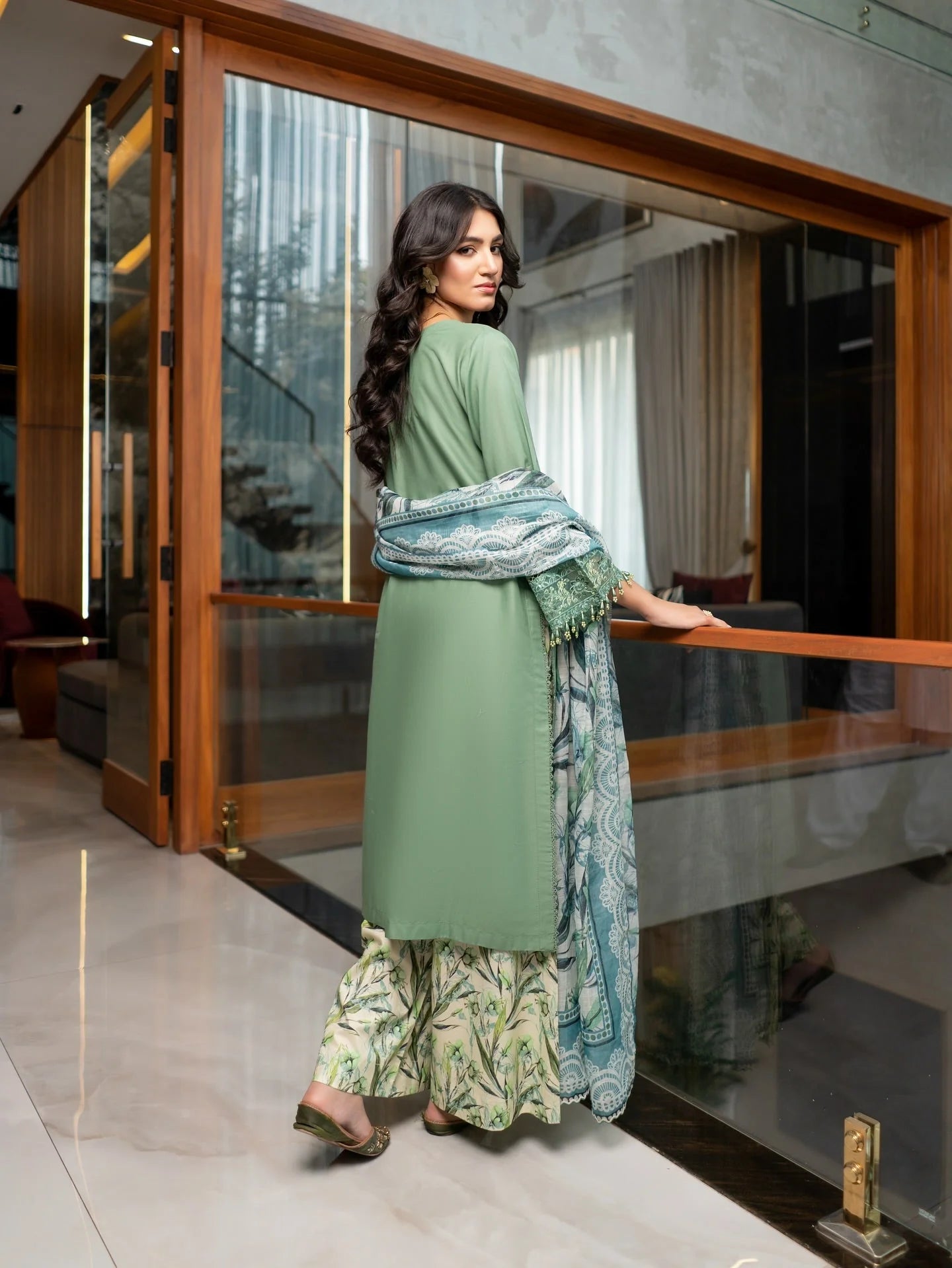 Munira Embroidered Lawn 3 Piece Suit FAR0013